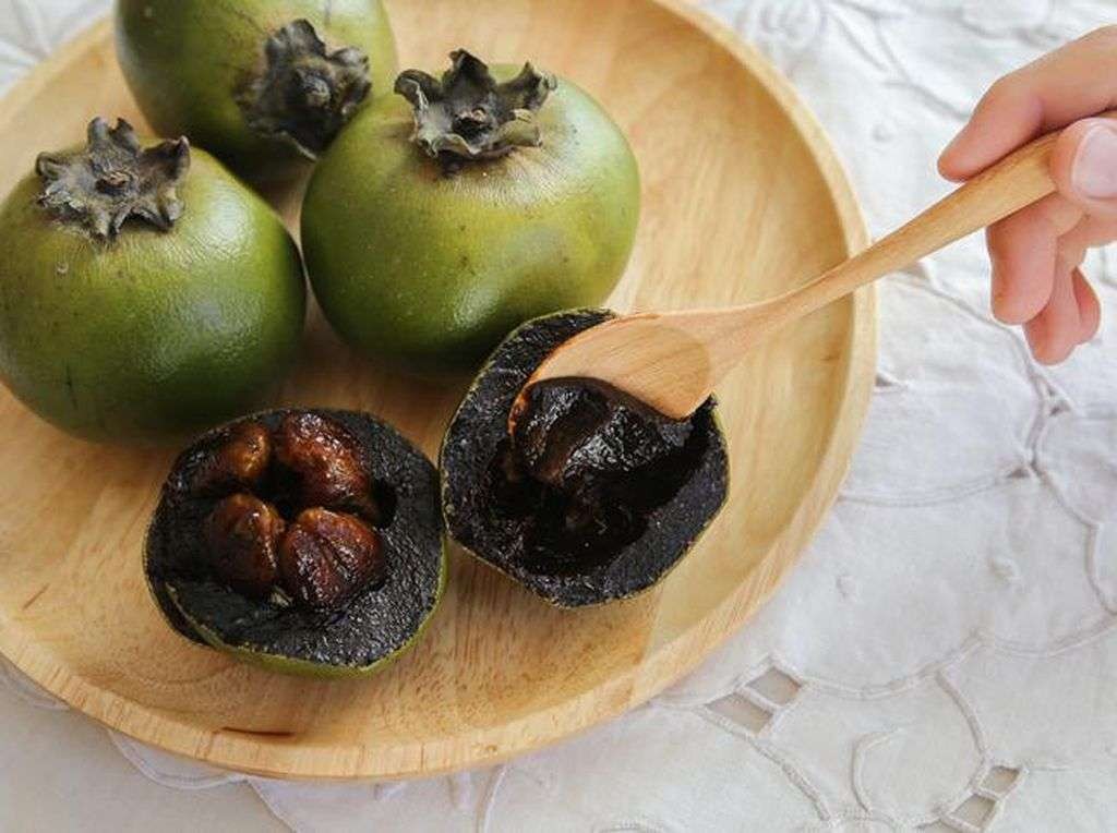 Ilustrasi buah black sapote jarang dikenal orang, mirip puding dan punya segudang manfaat. (Foto: Istimewa)