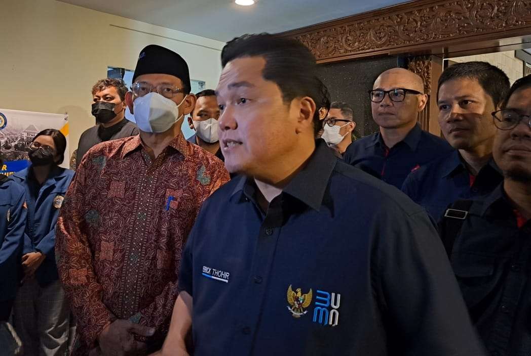 Menteri BUMN, Erick Thohir saat ditemui di Aula Garuda Mukti Unair Kampus C. (Foto: Pita Sari/Ngopibareng.id)