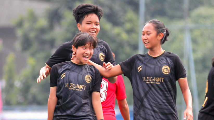Skuad Arema FC Women berhasil membawa pulang gelar juara Piala Gubernur DKI Jakarta, setelah mengalahkan Putri Surakarta, dengan skor telak 3-0. (Foto: Instagram Arema FC Women)