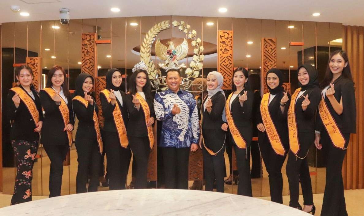 Para finalis Putri Otonomi Indonesia diterima Ketua MPR Bambang Soesatyo (Foto: Istimewa )