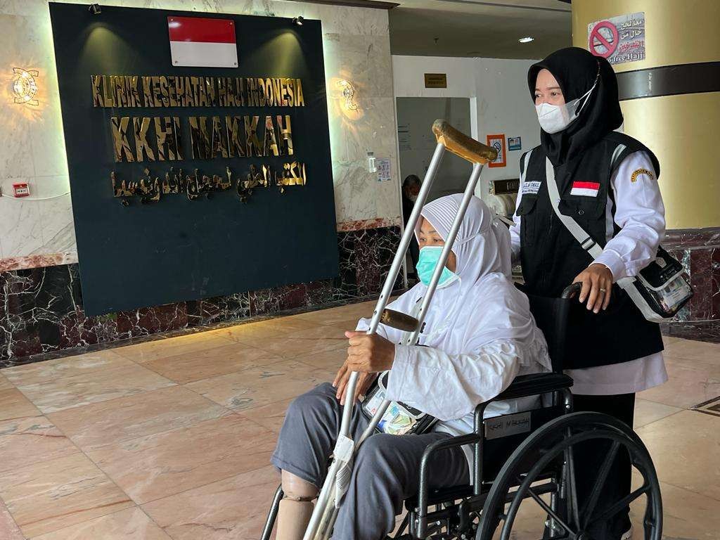 Jemaah haji yang menjalani perawatan di Klinik Kesehatan Haji Indonesia. (Foto: Istimewa)