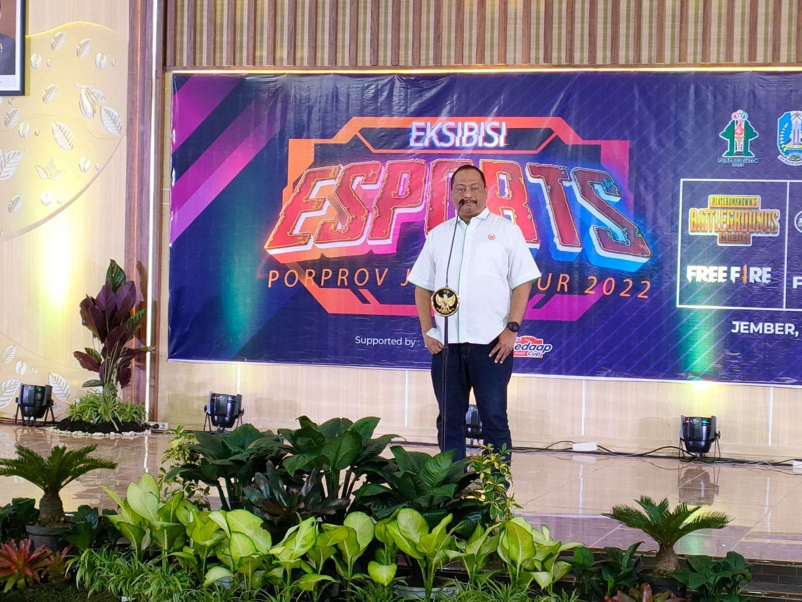 Ketua KONI Jatim, M Nabil, saat memberikan di eksibisi esports 2022 di Gedung Sudirman, Pemkab Jember, Sabtu 25 Juni 2022. (Foto: Istimewa)