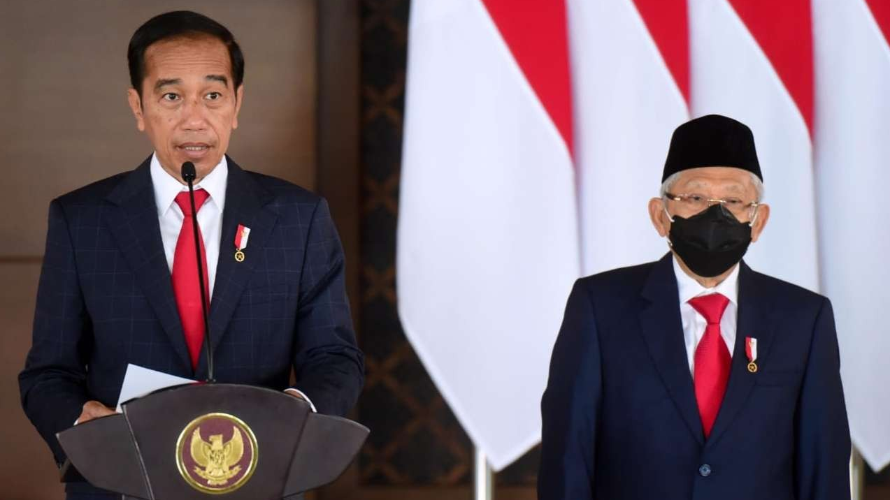 Presiden Jokowi didampingi Wapres KH Ma'ruf Amin menjelaskan perjalanannya ke luar negeri dengan membawa misi perdamaian (Foto: Setpres)