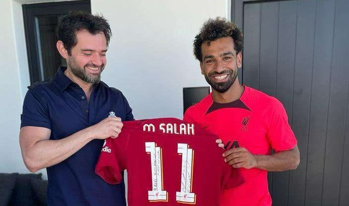 Mohamed Salah teken kontrak baru berdurasi 3 tahun dengan Liverpool. (Foto: Twitter/@LFC)