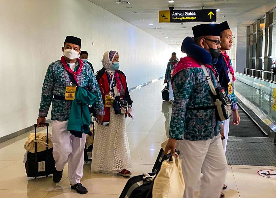 Calon Jamaah Haji ketika berangkat dari Bandara Juanda (foto :istimewa)