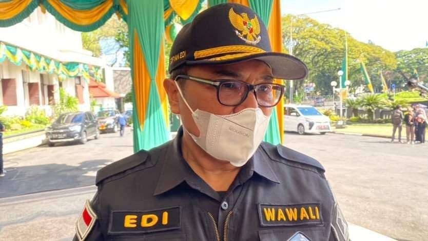Wakil Walikota Malang, Sofyan Edi Jarwoko saat ditemui di halaman Balaikota Malang, Jawa Timur. (Foto: Lalu Theo/Ngopibareng.id)
