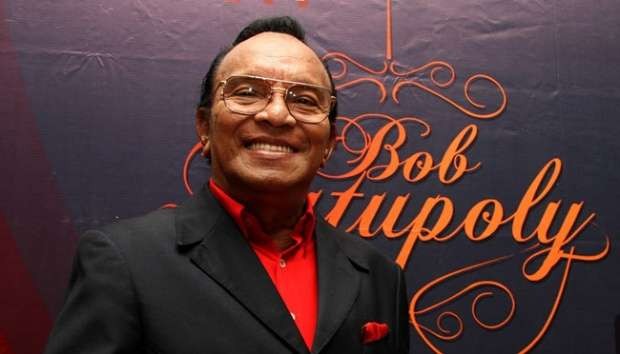 Penyanyi legendaris yang serba bisa, Bobby Willem Tutupoly alias Bob Tutupoly, meninggal dunia karena sakit, pada Selasa 5 Juli 2022 dini hari. (Foto: Istimewa)