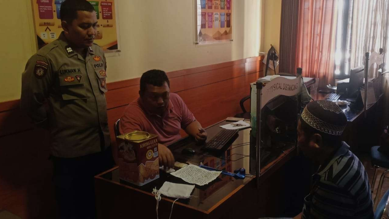 Moch Shodiq, dukun pengganda uang sedang diperiksa penyidik (Foto: Istimewa)