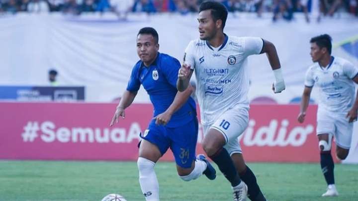 Laga antara Arema FC vs PSIS Semarang pada leg pertama semifinal Piala Presiden 2022. (Foto: Instagram @aremafcofficial)