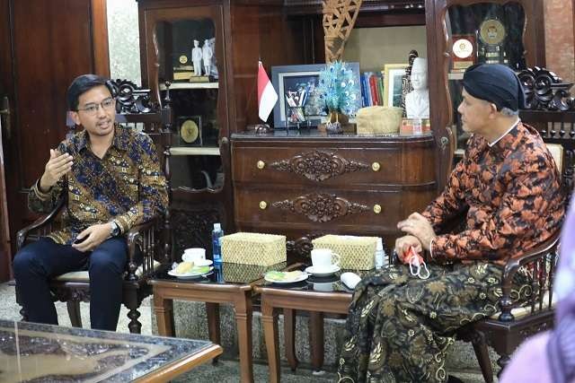 Pertemuan Gubernur Jawa Tengah Ganjar Pranowo dengan Sri Paduka Mangkunegara X,  KGPAA Bhre Cakarahutomo Wira Sudjiwo, Kamis 7 Juli 2022. (Foto: Istimewa)
