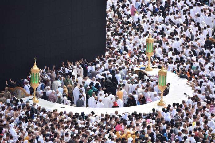 Jemaah haji sedang menjalankan rukun haji di Baitullah. (Foto: Istimewa)