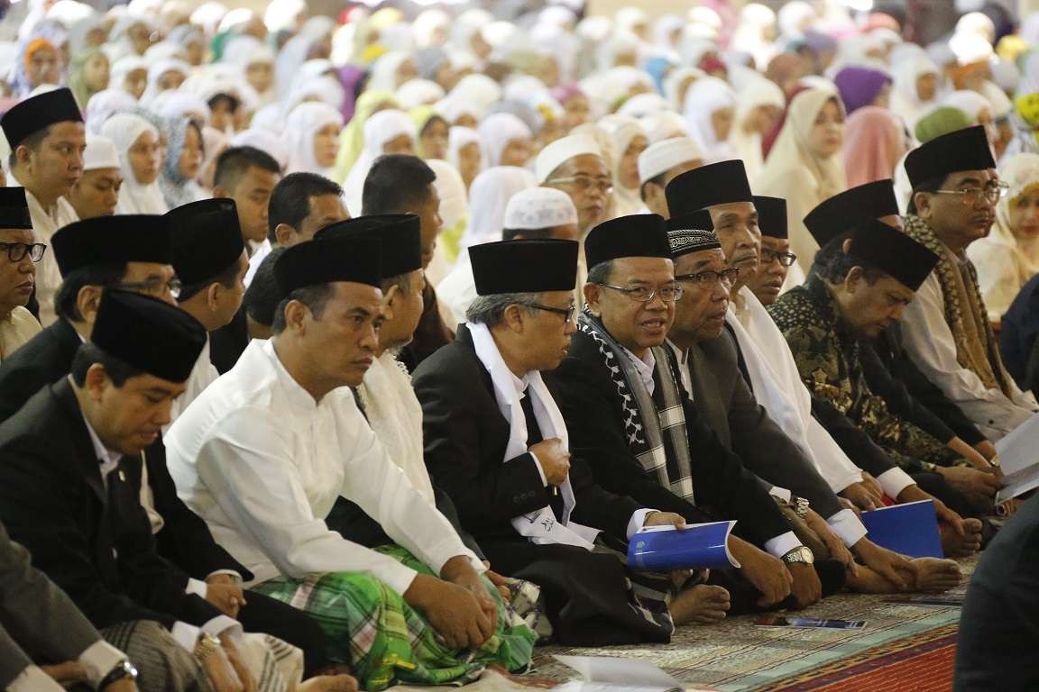 Umat Islam sedang mendengarkan Khutbah Idul Adha. (Foto: Istimewa)