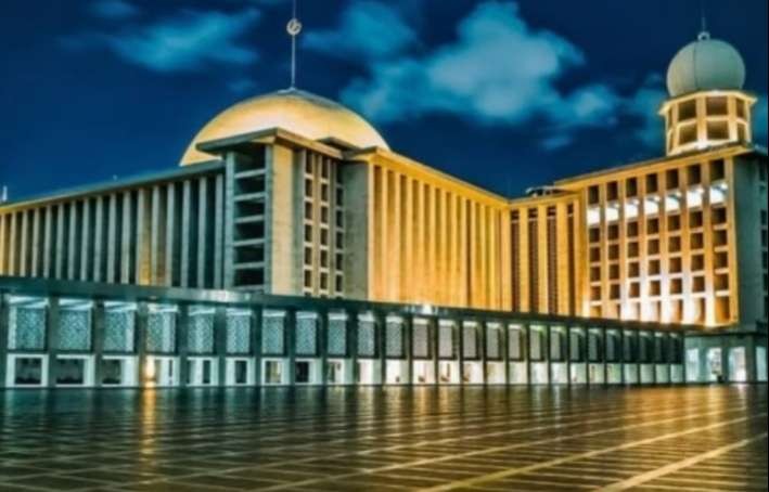 Masjid Istiqlal Jakarta saat ini. Masjid kebanggaan umat Islam Indonesia.  Di masjid ini rencananya, Presiden Joko Widodo akan melaksanakan Salat Idul Adha 1443 H (Foto: Istimewa)