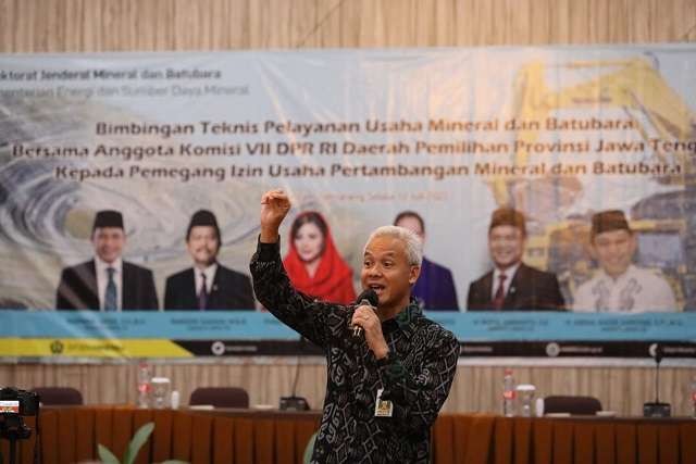 Gubernur Jawa Tengah Ganjar Pranowo membuka Bimbingan Teknis Pelayanan Usaha Mineral kepada pemegang izin usaha pertambangan mineral di Semarang, Selasa 17 Juli 2022. (Foto: Istimewa)