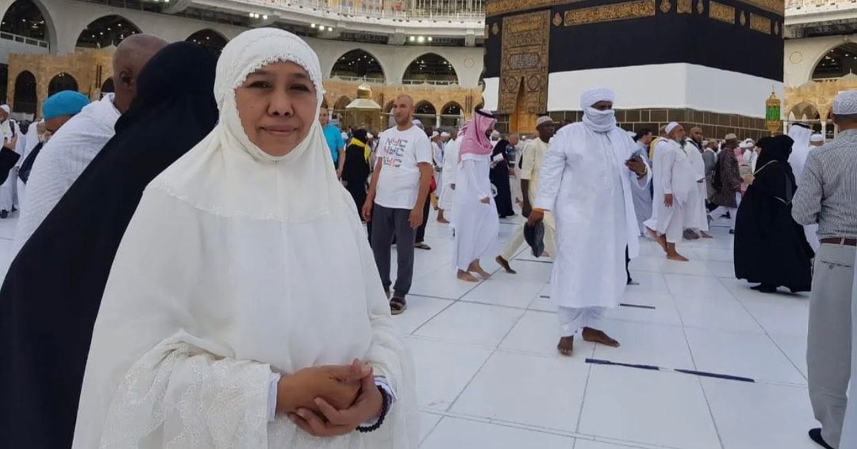 Khofifah Indar Parawansa saat berada di Tanah Suci (Foto: Instagram @khofifah.ip)