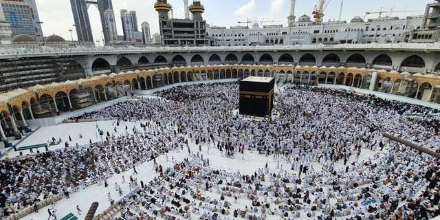 Umat Islam seluruh dunia berkumpul di Baitullah melaksanakan ibadah haji. (Foto: Istiewa)