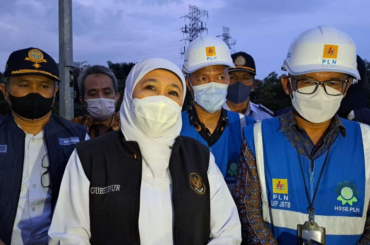 Gubernur Jawa Timur, Khofifah Indar Parawansa menegaskan tidak ada penutupan Jembatan Suramadu. Akses motor dialihkan sementara ke jalur mobil. (Foto: Istimewa)