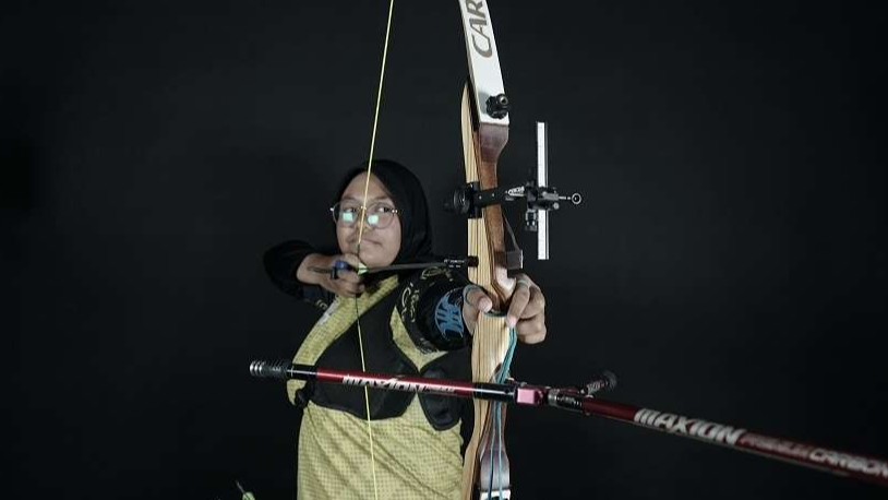 Tri Indah Permatasari mahasiswi Undika yang berhasil raih 2 medali emas saat baru berlatih 1,5 tahun. (Foto: Istimewa)