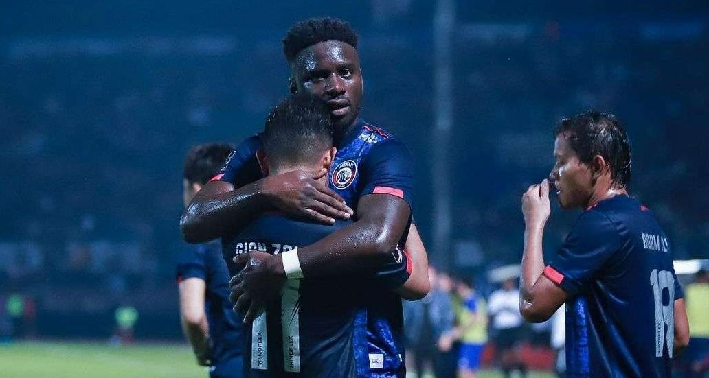 Abel Camara mencetak gol tunggal saat Arema FC kalahkan Borneo FC di leg pertama final Piala Presiden 2022. (Foto: Instagram/@aremaofficial)