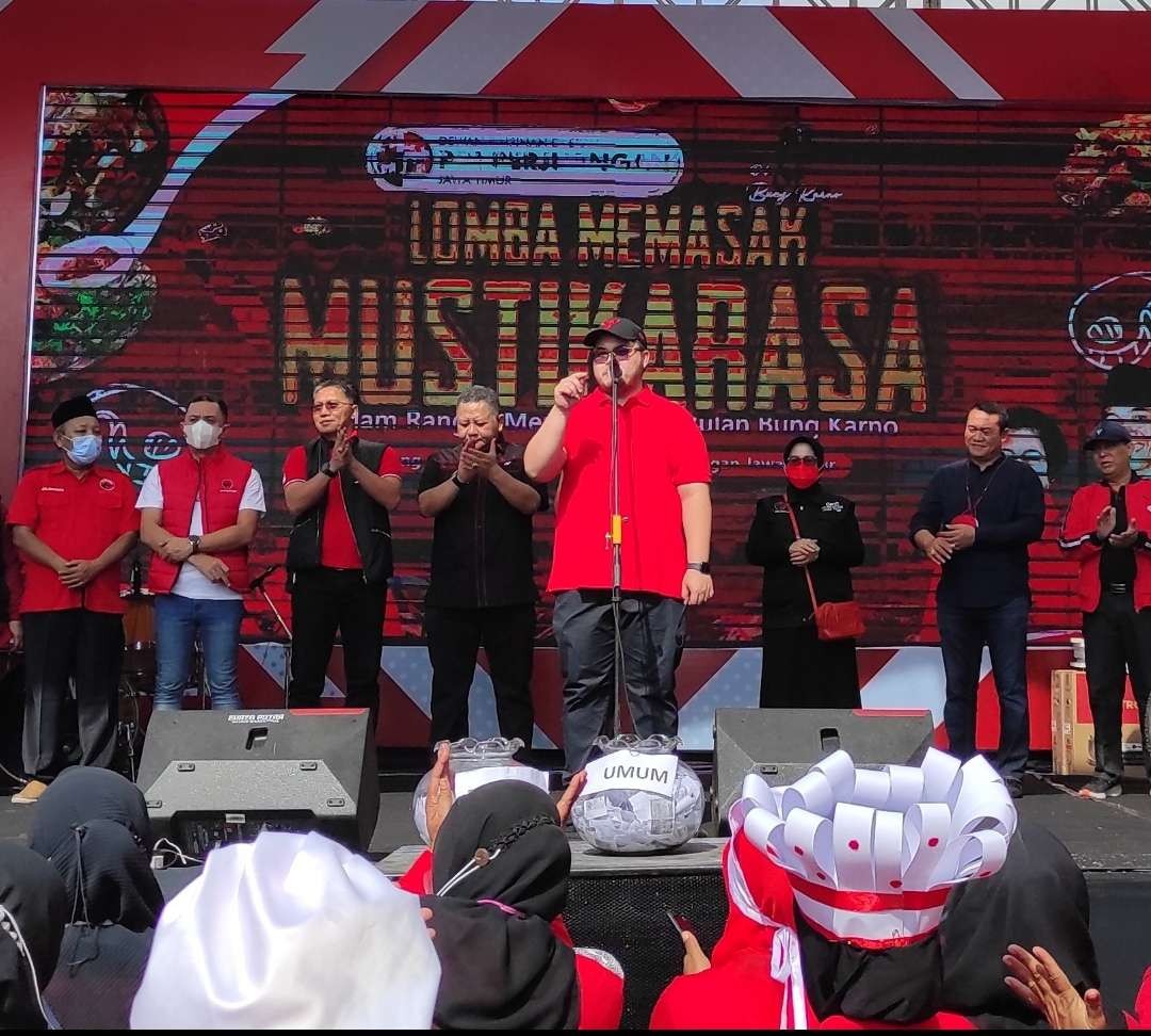 Bupati Kediri Hanindito Himawan Pramana ikut hadir di acara lomba memasak Mustikarasa. (Foto: Fendy Plesmana/Ngopibareng.id)