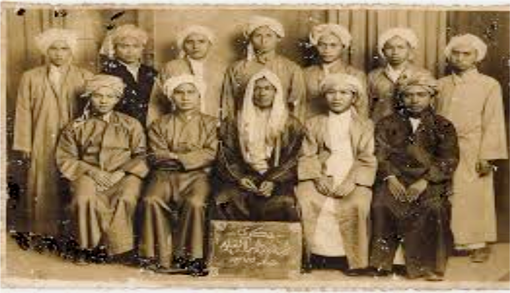 Foto legendaris yang memperlihatkan wajah-wajah ulama Nusantara di Makkah. (Foto: Istimewa)