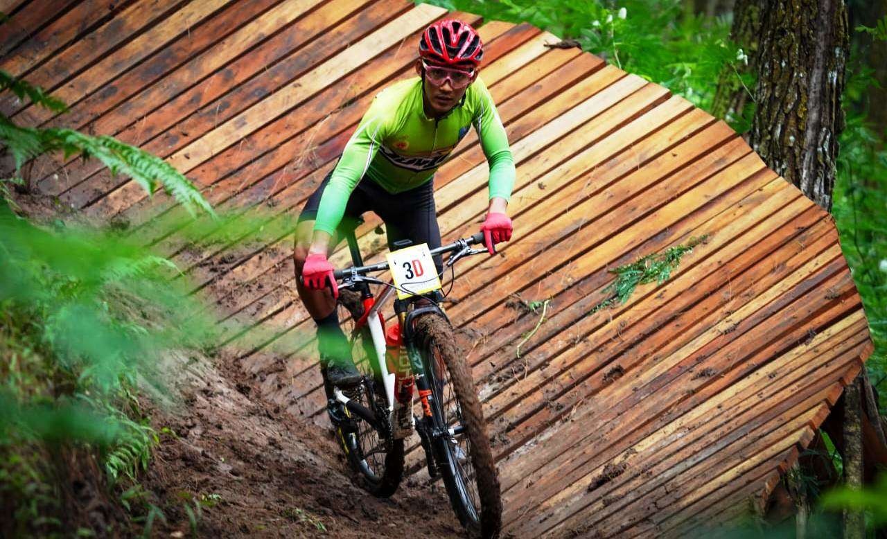 Para pembalap sepeda gunung berlomba menjadi yang terbaik pada nomor XCO dan XCC dalam Kejurnas Balap Sepeda (INC) 2022 di Banyuwangi (Foto: Istimewa)