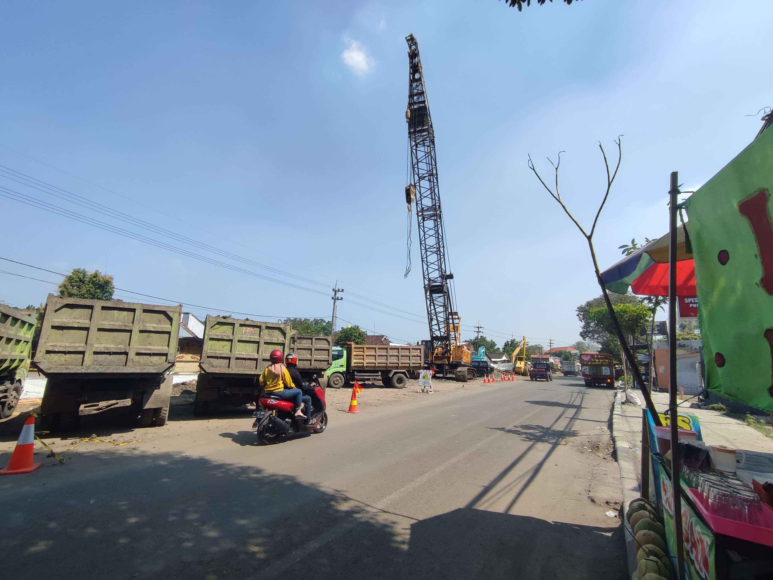 Penampakan jalan Empunala Kota Mojokerto.(Foto : Deni Lukmantara/Ngopibareng.id)