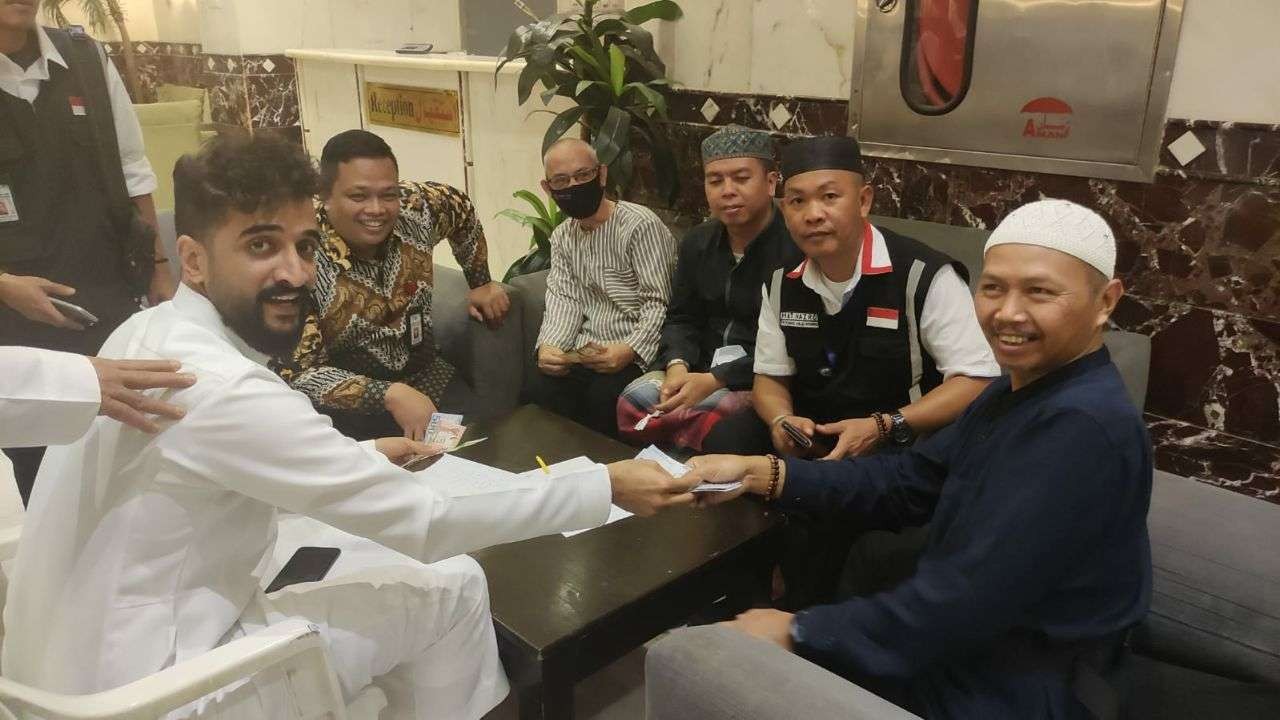 Beredar di media sosial berita bahwa ada jemaah haji Indonesia yang kehilangan uangnya di kamar hotel. Manajemen hotel telah menggantinya. (Foto: Humas Kemenag)