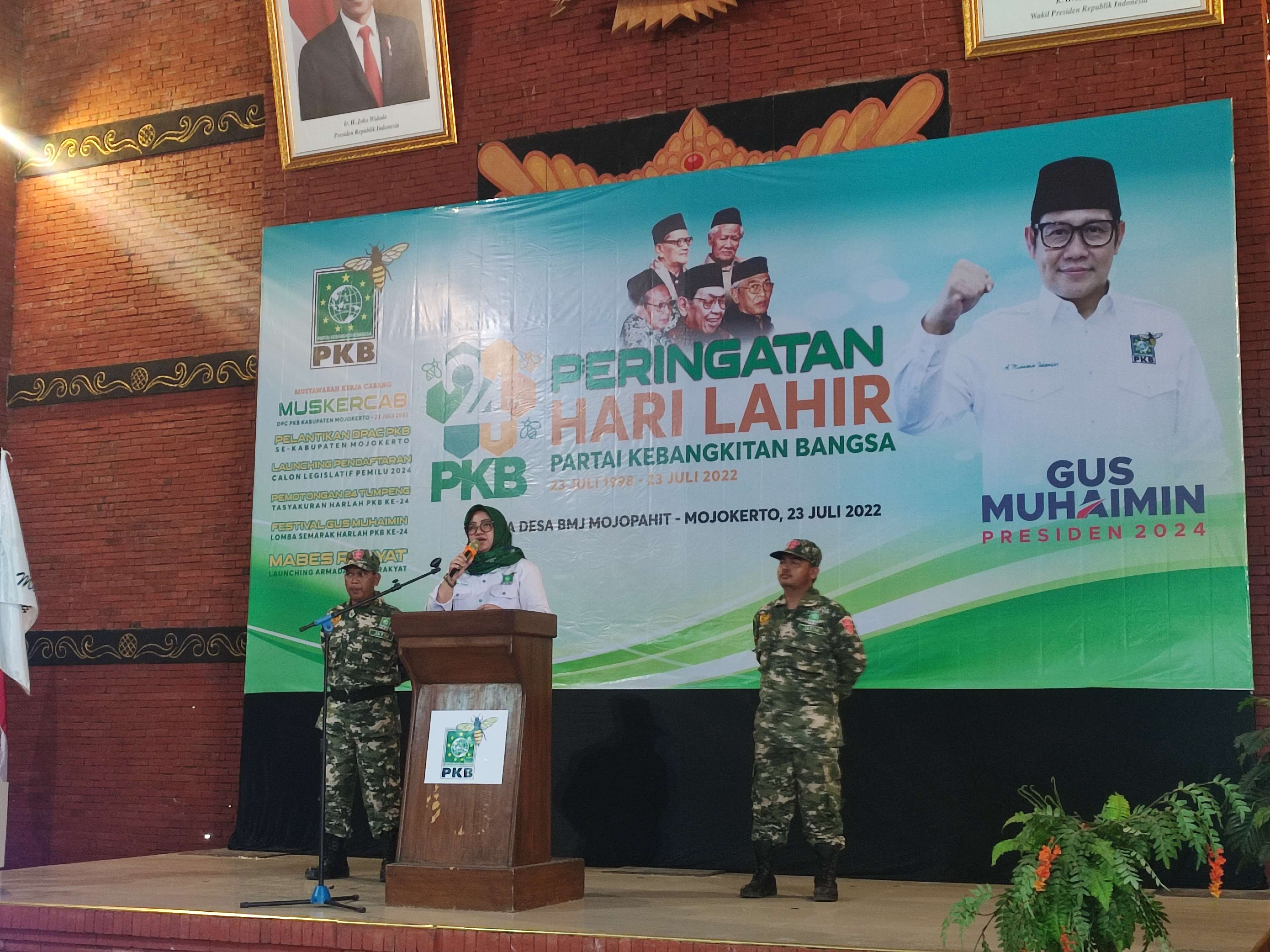 Ketua DPC PKB Kabupaten Mojokerto Ayni Zuroh memberikan sambutan.(Foto : Deni Lukmantara/Ngopibareng)