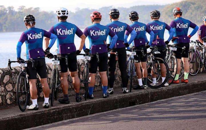 Jersey tipe Kniel Movement digunakan sebagai jersey untuk event Kniel Ride Vol.2 Malang.