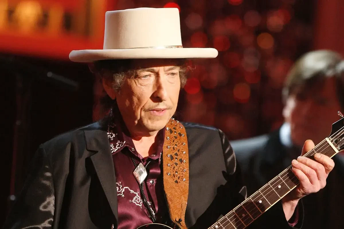 Bob Dylan dalam sebuah penampilan. (Foto: rollingstone.com)