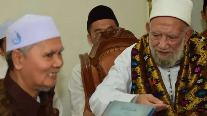 KH Afifuddin Muhajir bersama Syaik Abdul Aziz al-Syahawi. (Foto: Istimewa)