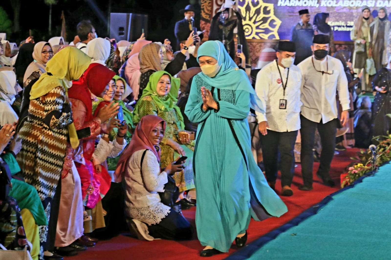 Gubernur Jatim, Khofifah Indar Parawansa berpesan agar masyarakat Jatim dapat bersama-sama bangkit dari keterpurukan di momen Tahun Baru Islam 1444 H. (Foto: Istimewa)