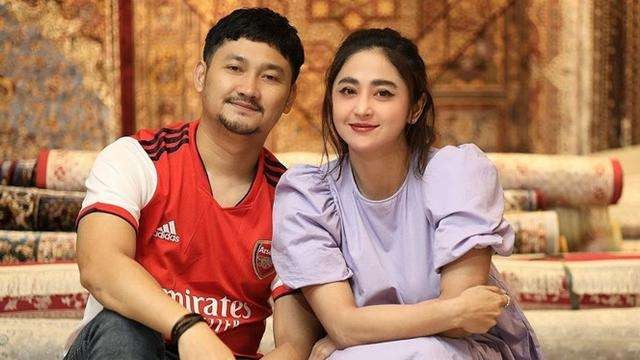 Pedangdut Dewi Perssik dan Angga Wijaya resmi bercerai, Senin, 1 Agustus 2022. (Foto: Istimewa)