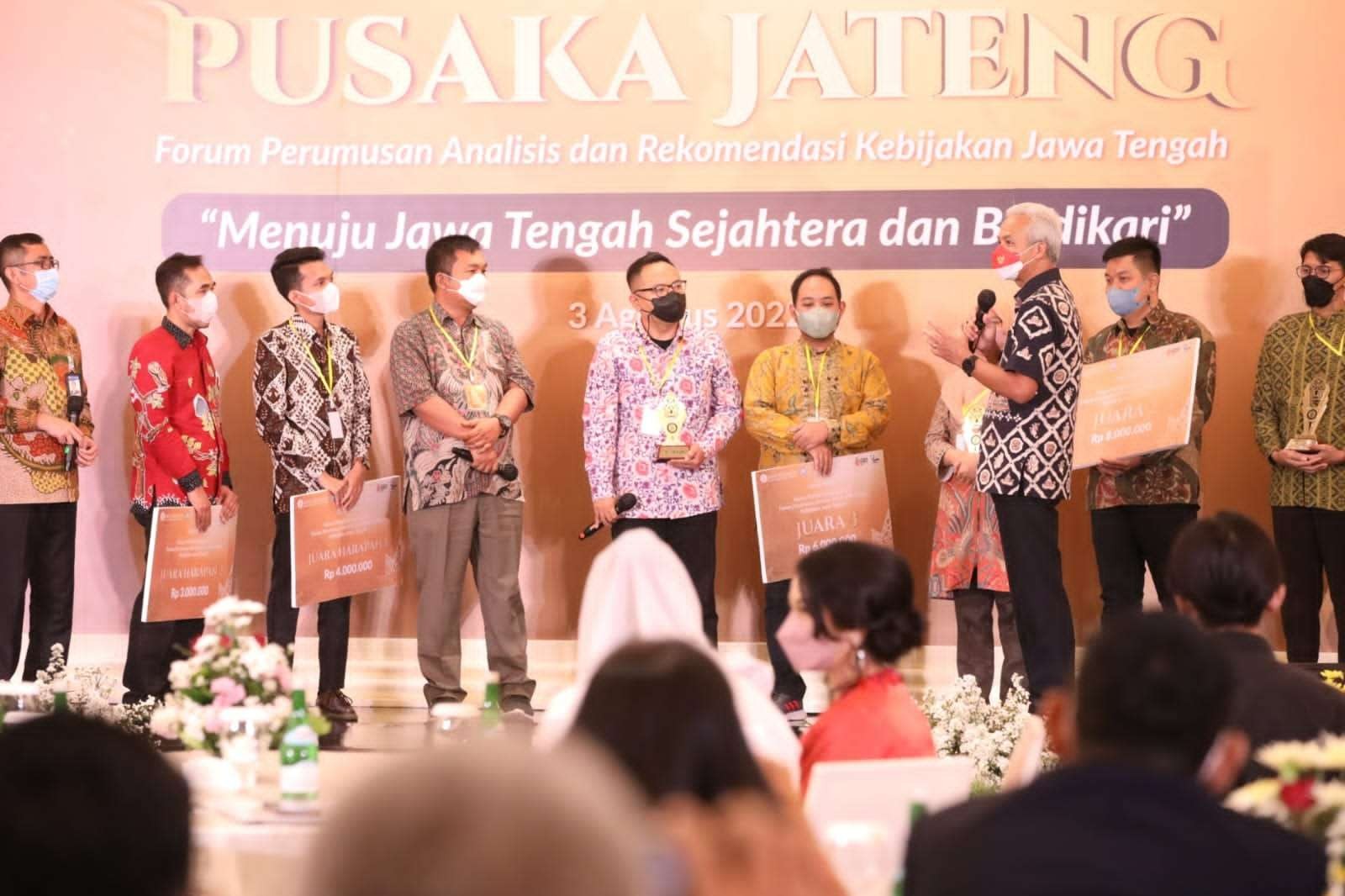 Gubernur Ganjar Pranowo terus mengupayakan pembangunan industri manufaktur di wilayah barat Jawa Tengah jalan terus untuk penyerapan tenaga kerja. (Foto: dok. Humas Pemprov Jateng).