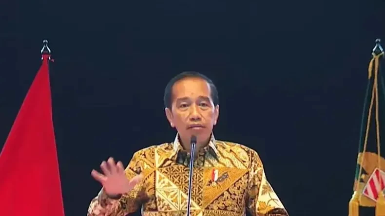 Presiden Jokowi singgung soal besaran pensiunan TNI saat hadir dalam Silaturahmi Nasional Purnawirawan TNI AD. (Foto: Ant)