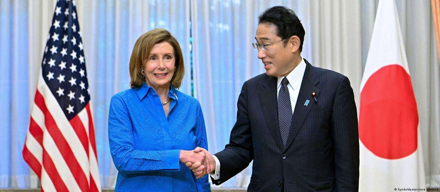Nancy Pelosi saat di Jepang. (Foto: Istimewa)