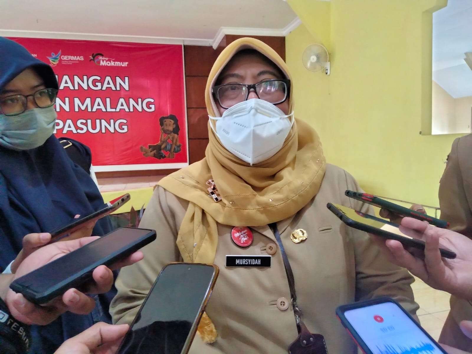 Plt Kepala Dinas Kesehatan Kabupaten Malang, Mursyidah ketika ditemui di kantornya (Foto: Lalu Theo/ngopibareng.id)