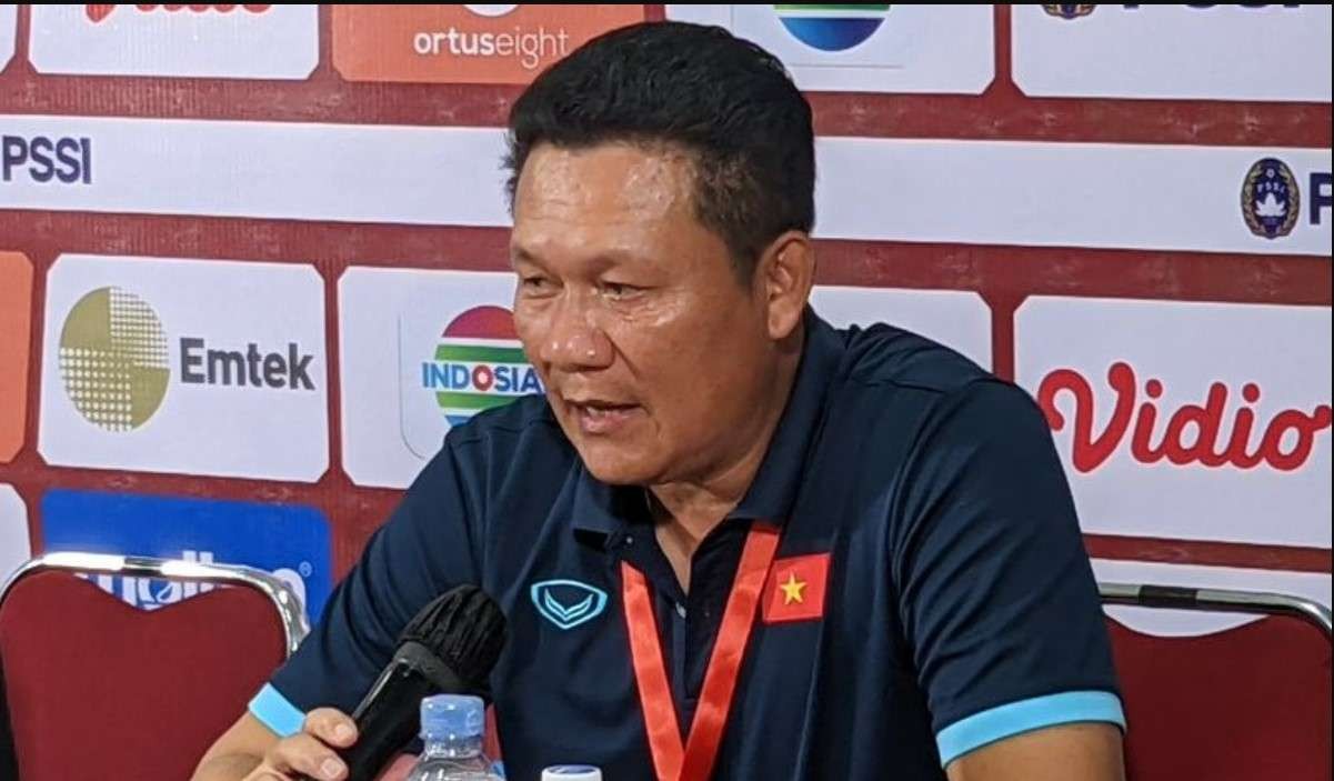 Pelatih Timnas U-16 Vietnam Nguyen Quoc Tuan salahkan wasit atas kekalahan timnya dari Indonesia di pertandingan terakhir Grup A Piala AFF U-16, Sabtu 6 Agustus 2022. (Foto: Antara)