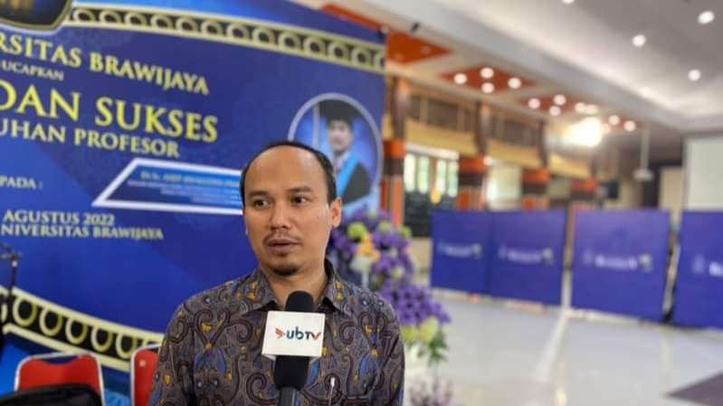 Profesor UB, Asep Awaludin Prihanto saat berada di Gedung Samantha Krida Kota Malang. (Foto: Lalu Theo/Ngopibareng.id)