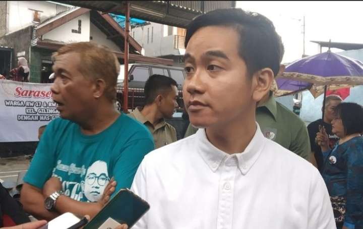 Walikota Solo Gibran Rakabuming Raka menyayangkan anggota Paspampres memukul warganya (Foto: Humas Pemkot Solo)