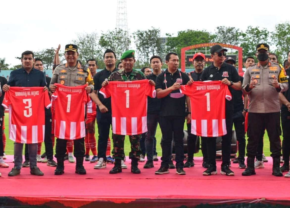 Forkopimda Sidoarjo hadiri launching jersey Deltras FC (foto : Aini/Ngopibareng.id)