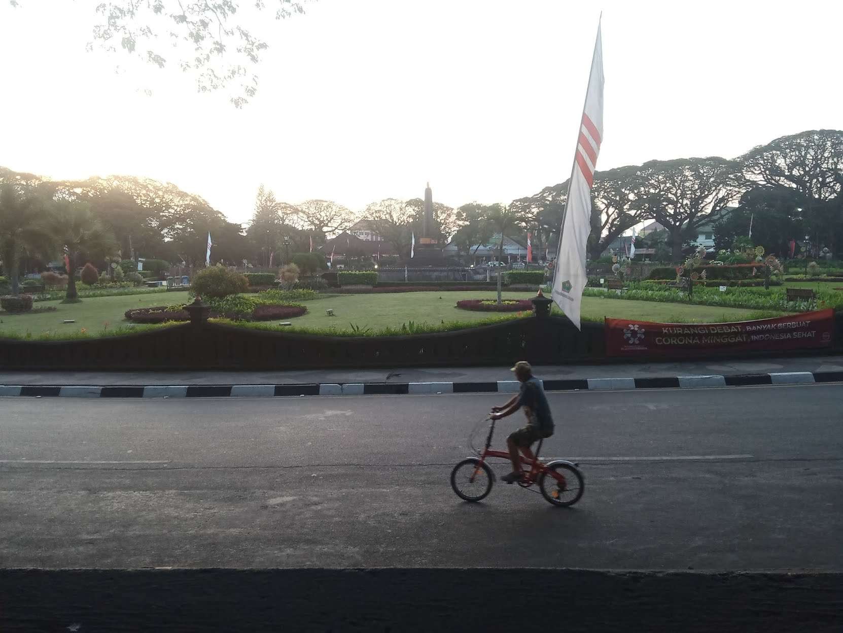 Monumen kemerdekaan di Malang, yakni Alun-alun Tugu Merdeka. (Foto: Lalu Theo/Ngopibareng.id)