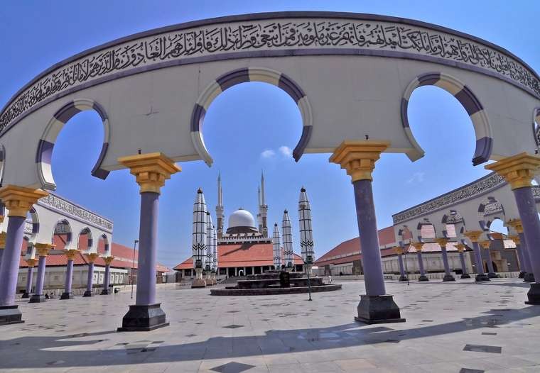 Masjid Agung Jawa Tengah di Semarang. (Foto: travellers)