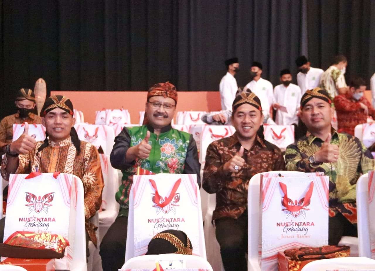 Walikota H Saifullah Yusuf bersama Wawali Adi Wibowo didampingi Sekda Kota Pasuruan, Rudianto menghadiri Pidato Kenegaraan Presiden RI. (Foto: Dokumentasi Pemkot Pasuruan)
