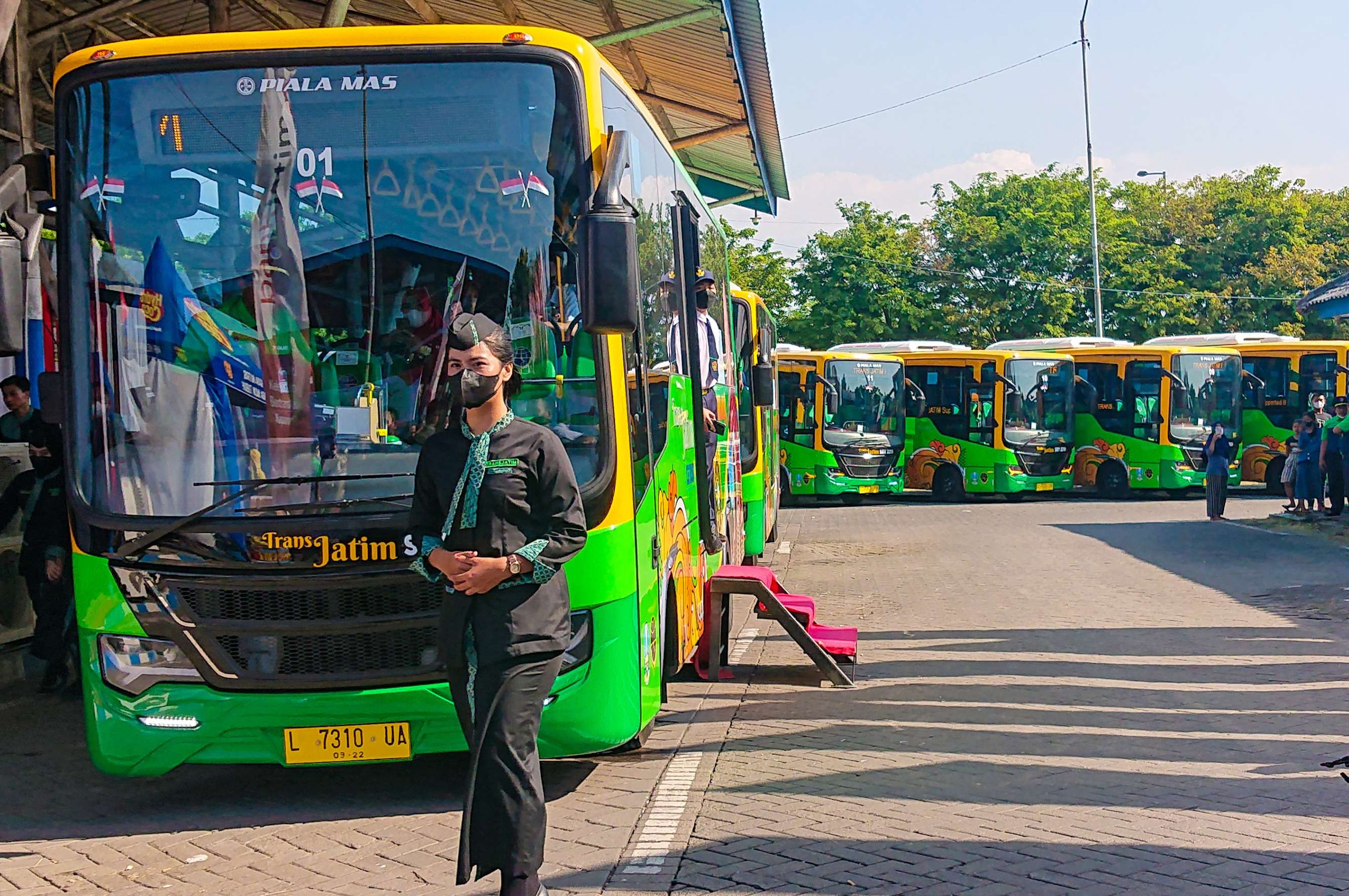 Bus Trans Jatim Raden Wijaya mulai beroperasi, Jumat 19 Agustus 2022. (Foto: Aini Arifin/Ngopibareng.id)