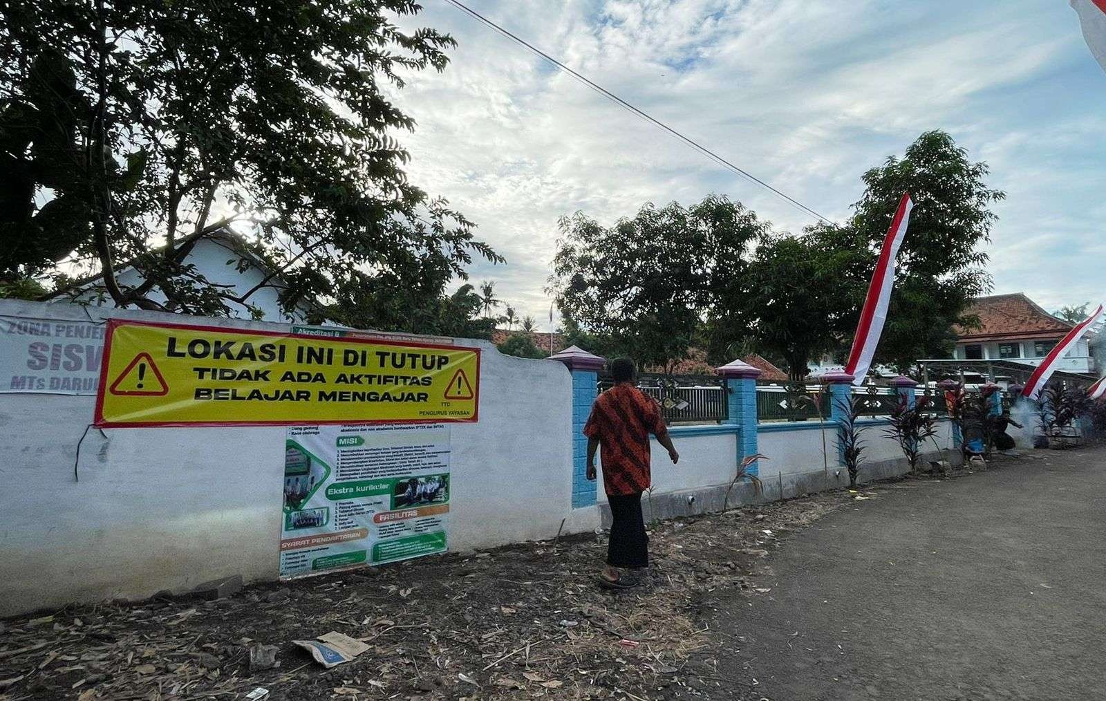 Lokasi sekolah MA dan MTs Darul Huda, Desa Alasbuluh, Kecamatan Wongsorejo, Banyuwangi, Jawa Timur, yang disegel. (Foto: Muh. Hujaini/Ngopibareng.id)