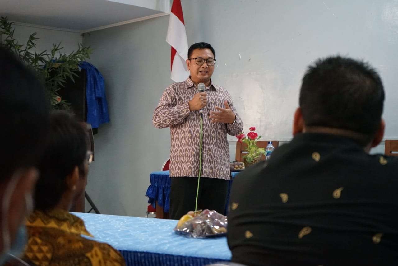 Guru Besar Peternakan IPB, Muladno berjanji akan membantu pengembangan peternakan sapi di Blora, (Foto: Ahmad Sampurno/Ngopibareng.id)