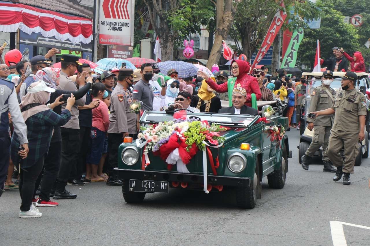 Karnaval budaya di bulan peringatan hari Kemerdekaan Indonesia hadir kembali di Jombang setelah dua tahun absen akibat Pandemi Covid-19. (Foto: Mardiansyah Triraharjo/Ngopibareng.id)