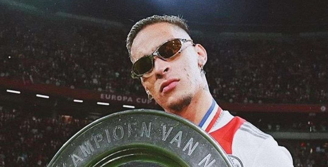 Antony Matheus dos Santos memilih mogok karena Ajax menolak tawaran MU. (Foto: Instagram)